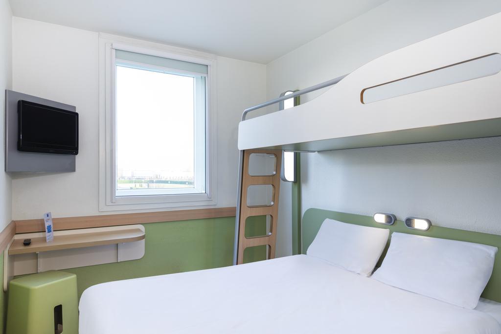 Triple Room,1704972587:JPEG